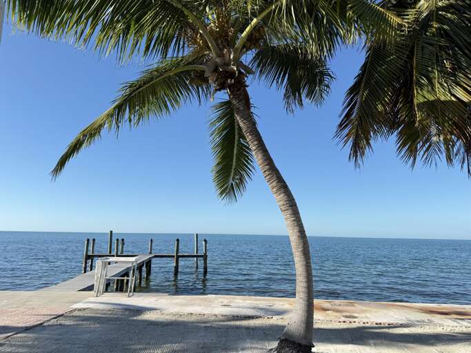 Oceanfront Paradise: Your Private Oasis