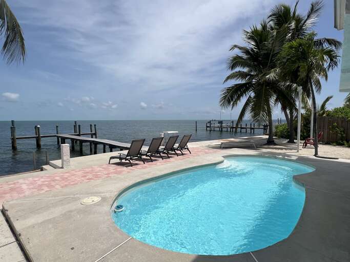 Oceanfront Paradise: Your Private Oasis