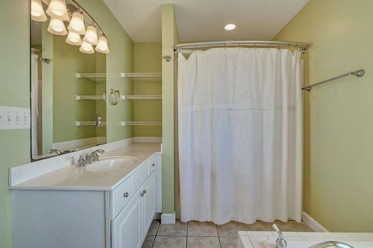 Bedroom 3 Private Bathroom Bedroom 3 Private Bathroom