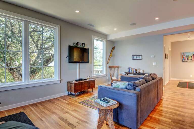 Living Area (view 2)