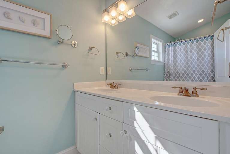 Master Bathroom Master Bathroom