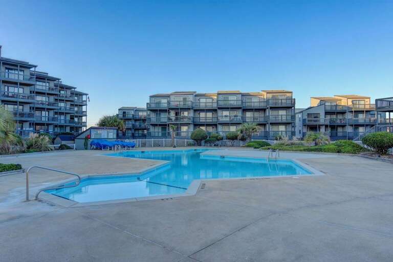 Shipwatch Villas- Pool