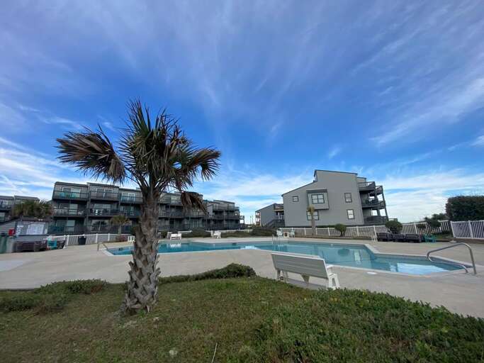 Shipwatch Villas- Pool