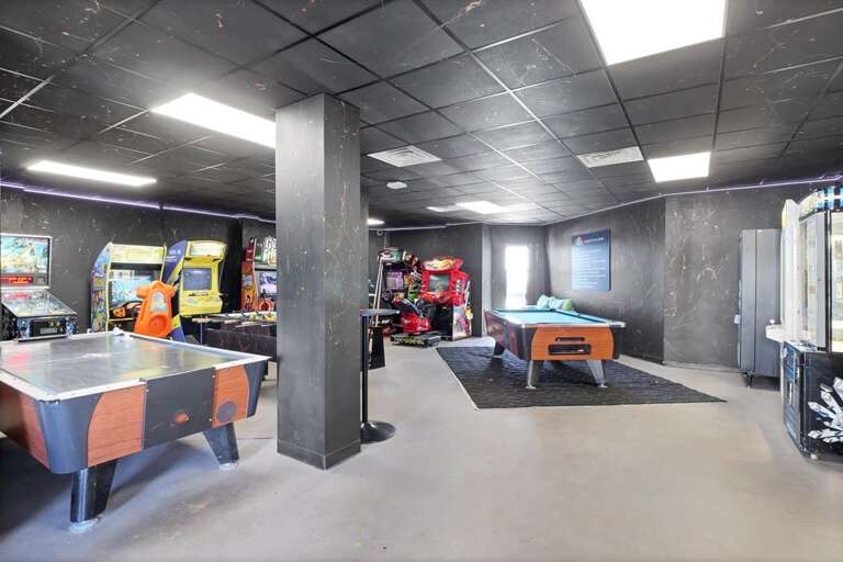 Arcade - Enryway View (Building 3)