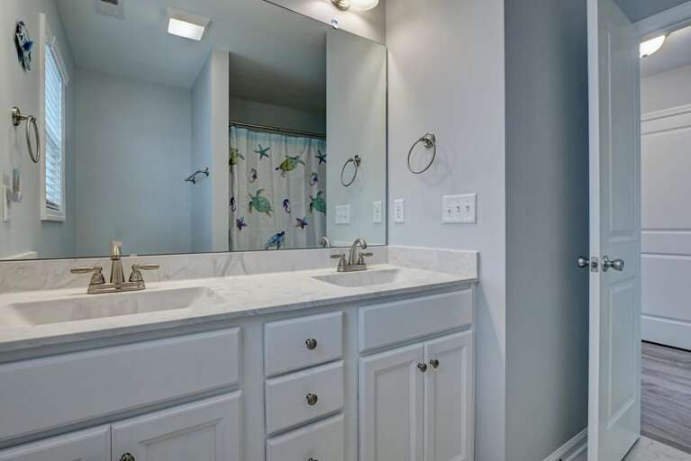 Downstairs shared bath Downstairs shared bath