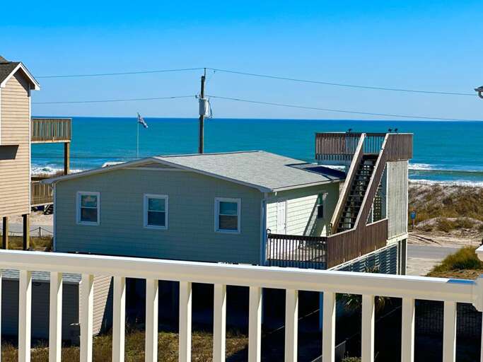 Upper Level Oceanview Deck