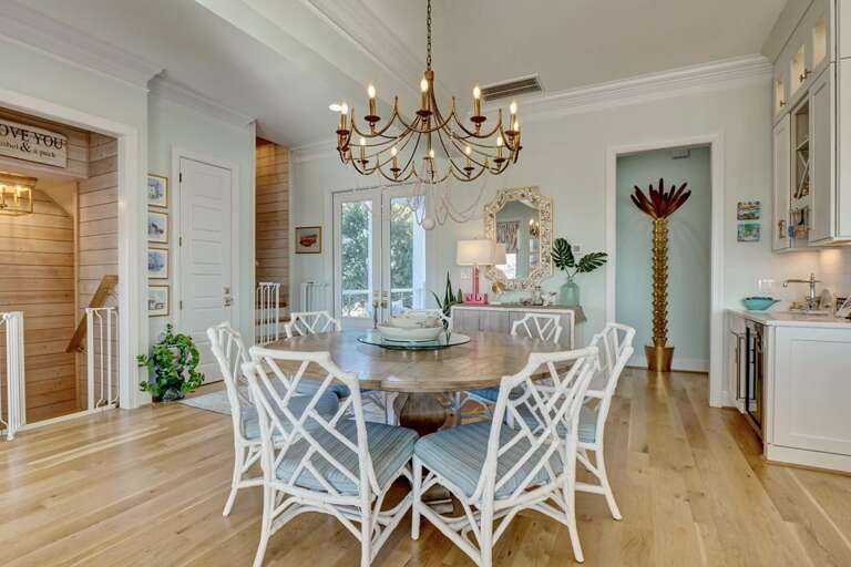 Dining Area Dining Area