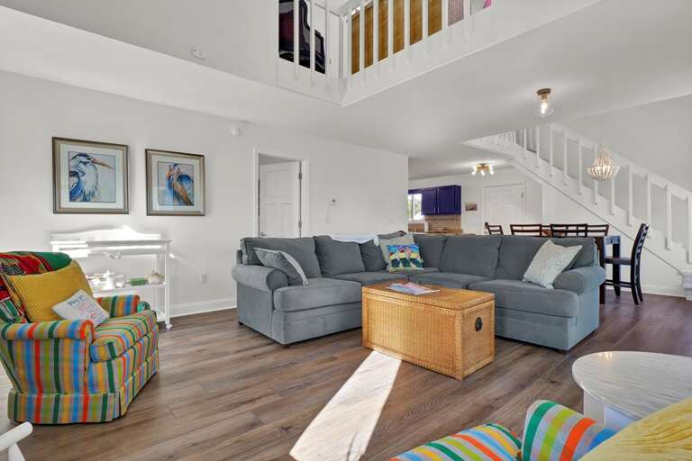 Living Room (2) Living Room (2)