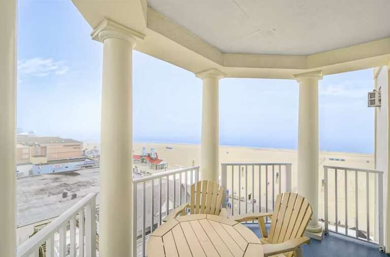 Belmont Towers 707 Belmont Towers 707