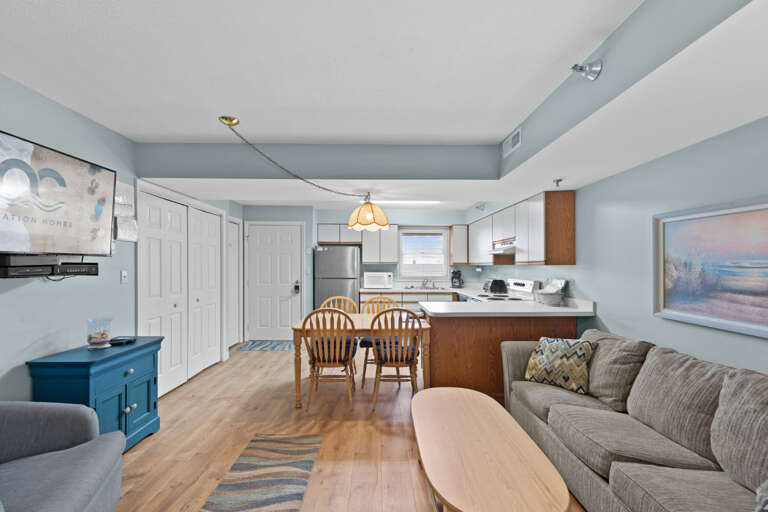 05-109 Caroline St Unit 205-5.jpg