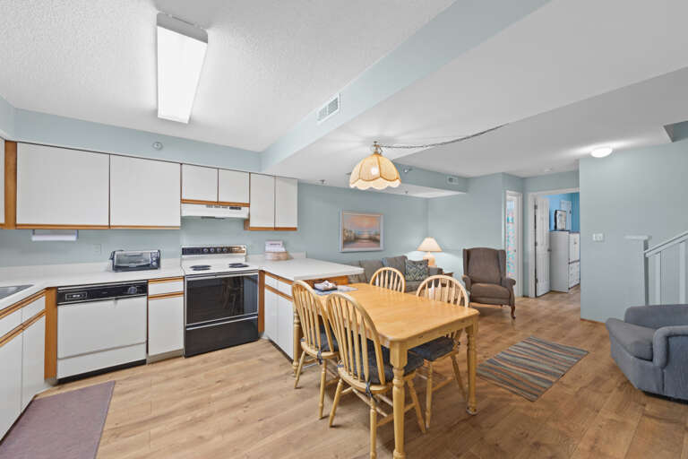 11-109 Caroline St Unit 205-11.jpg