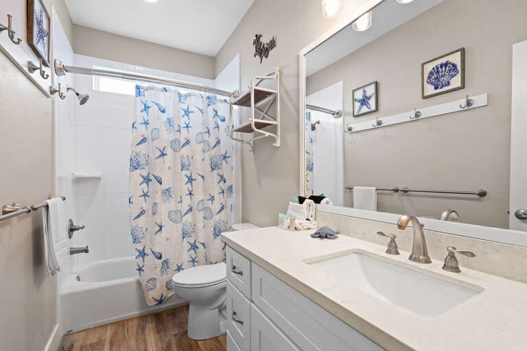 Tub/shower combination