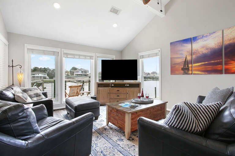 Such a comfortable living area to catch up on your favorite movies