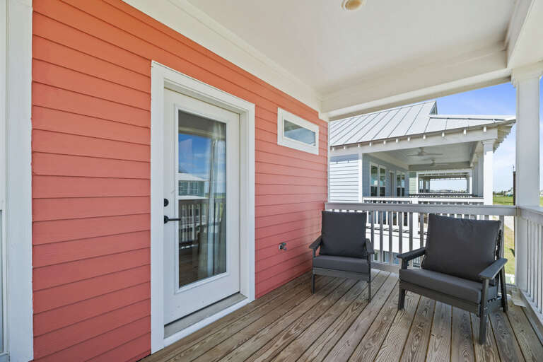 Outdoor seating on the deck