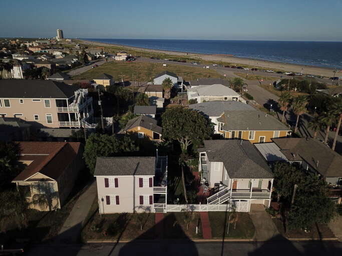 Drone View
ONLY BLOCKS AWAY FROM THE BEACH!
