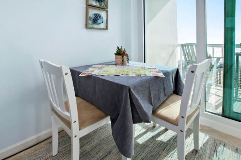 Table for two, with a fabulous ocean view!