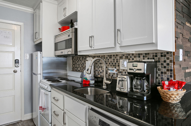 Cute little kitchen that is small but quite capable of cooking up something delicious!  Coffee statiion will be set up for your enjoyment Cute little kitchen that is small but quite capable of cooking up something delicious!  Coffee statiion will be set up for your enjoyment