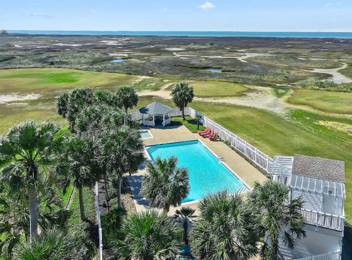 Neighborhood swimming pool!  So refreshing after a day at the beach!