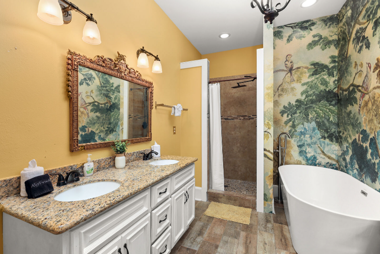 Soaker tub, and separate shower Soaker tub, and separate shower