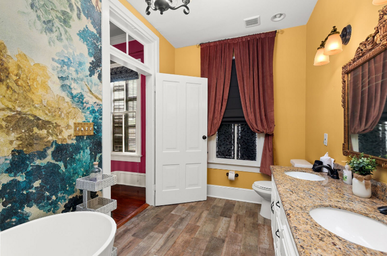 Soaker tub, and separate shower Soaker tub, and separate shower