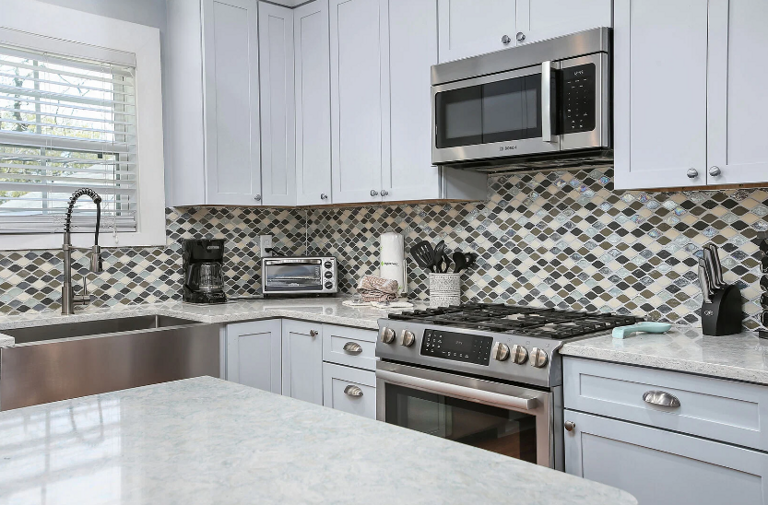 Fully equipped, updated kitchen Fully equipped, updated kitchen