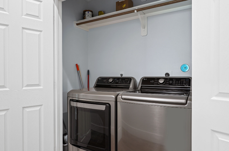 Laundry pods and dryer sheets provided.