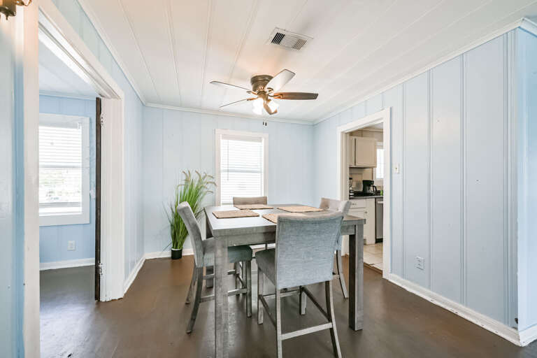 Sharing meals, sharing love, and making memories.  ❤️