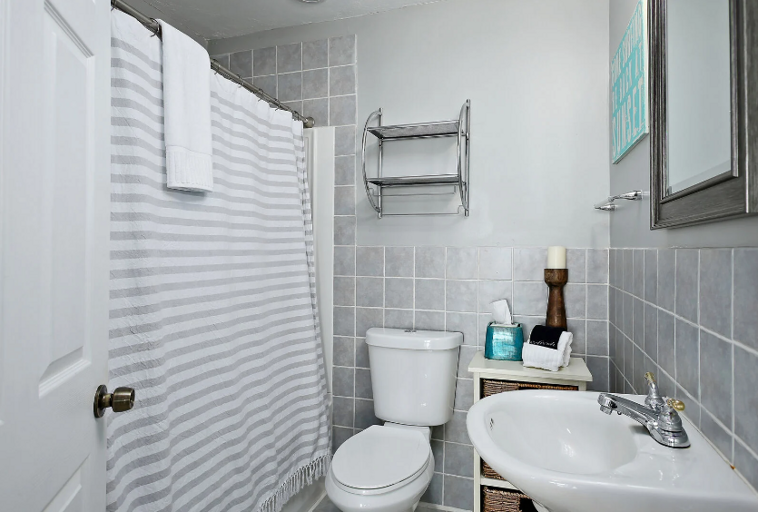 Bathroom with tub/shower combination