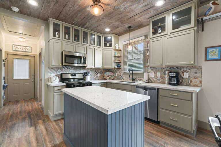 Cute and Modern Kitchen