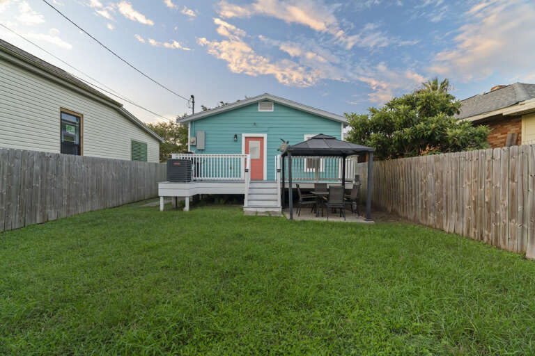 Large Yard for Activities & Outdoor Seating