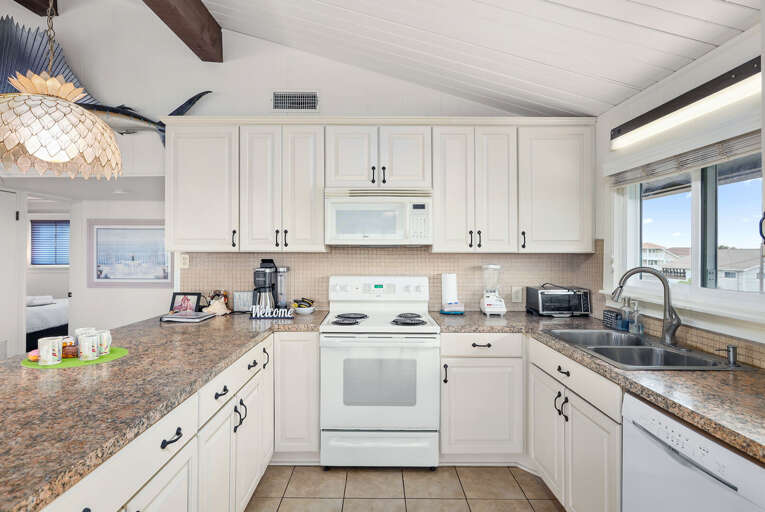 Fully equipped kitchen