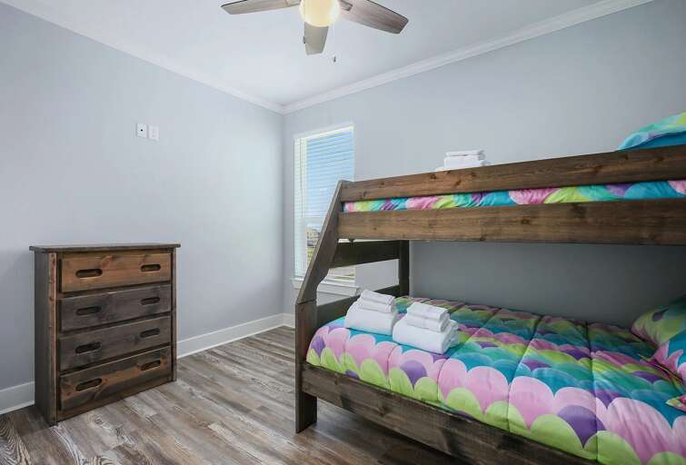 Bunk Room #3
Full mattress on top bunk with queen matress on bottom bunk.