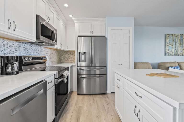 Cook up unforgettable memories in our modern, fully-equipped kitchen. 🍳🏡