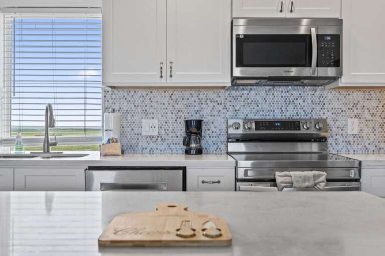 Discover culinary delights in our stylish and functional kitchen space. 🍽️✨