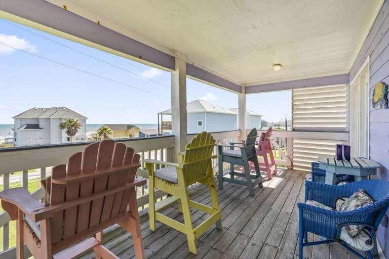 Host unforgettable moments with friends in the great outdoors at our perfect getaway. 🌞🏡👫