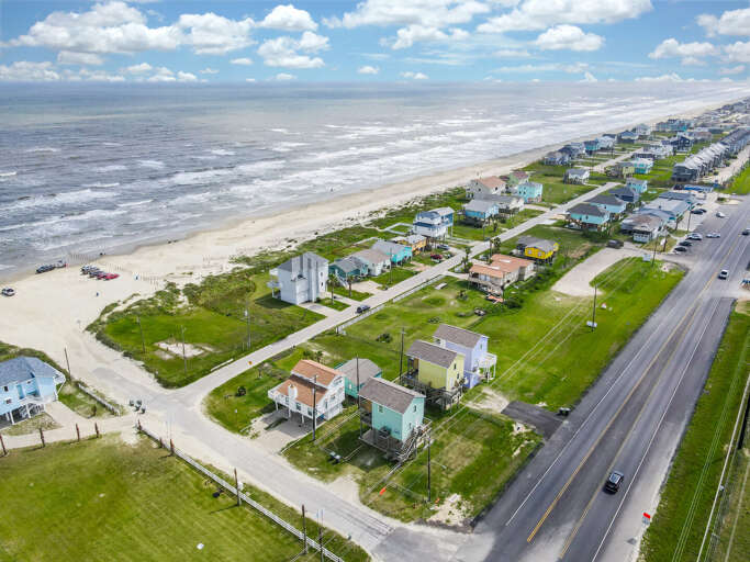 Sandy toes in seconds! Our house's proximity to the beach is unbeatable.  