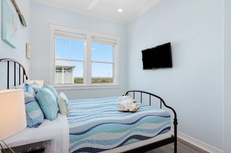 Enjoy the lovely, coastal look and feel, and a streaming TV.  Bathroom is outside door in hallway. Enjoy the lovely, coastal look and feel, and a streaming TV.  Bathroom is outside door in hallway.
