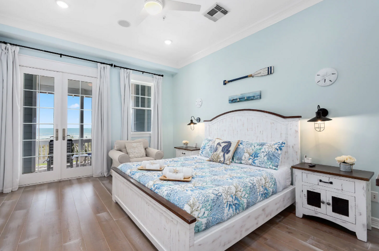 Master suite with king bed, private balcony. beautiful ocean view, and streaming TV. Master suite with king bed, private balcony. beautiful ocean view, and streaming TV.
