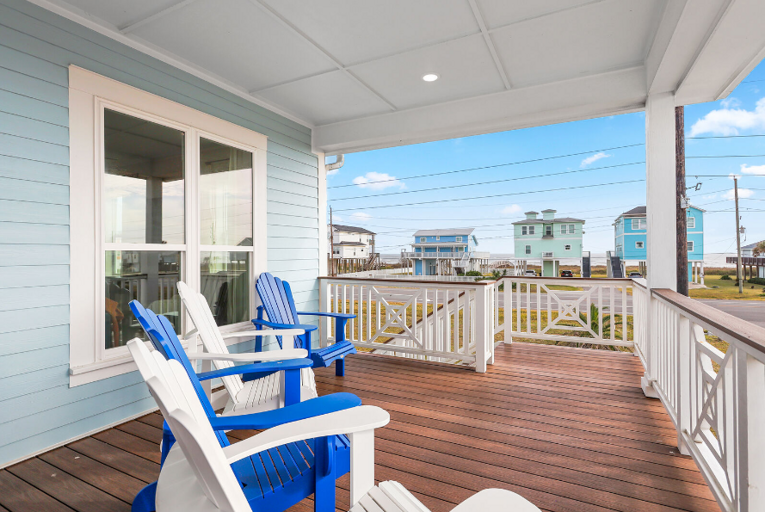 Ocean view, and just across the road from the beach.
Big deck for gathering with family and friends.
