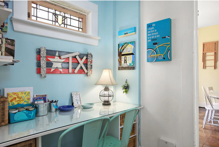 Computer, office or fun play space. This area is between the living and dining areas. Computer, office or fun play space. This area is between the living and dining areas.