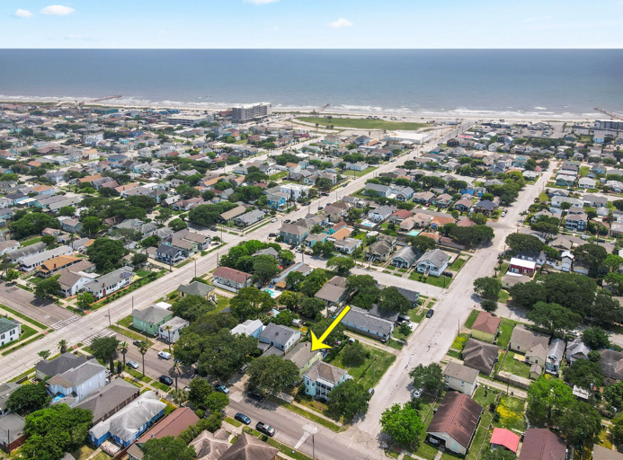 Great location close to the beach, Seawall and many attractions. Great location close to the beach, Seawall and many attractions.