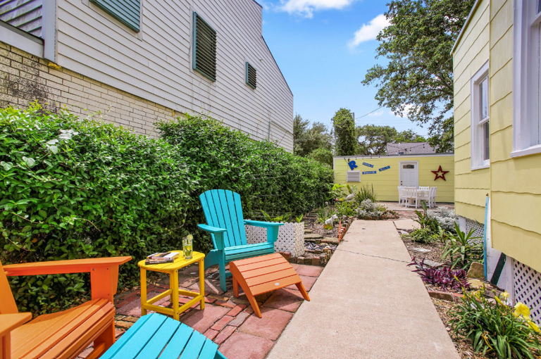 Lovely, relaxing space located on the side of the house by the gardens. Lovely, relaxing space located on the side of the house by the gardens.