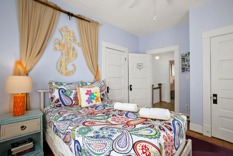 Prince!  One of 4 bedrooms Prince!  One of 4 bedrooms