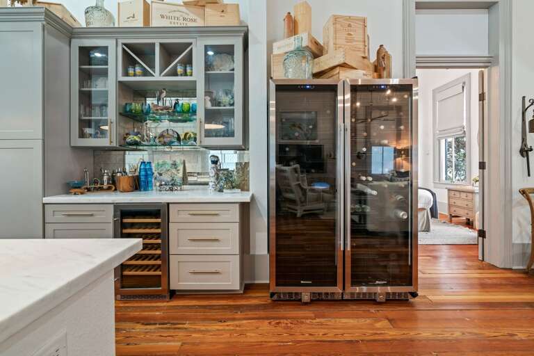 Bring your favorite bottles of wine and store them in the guest wine cooler! Bring your favorite bottles of wine and store them in the guest wine cooler!