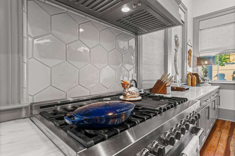 Kitchen is perfect for cooking large meals! Kitchen is perfect for cooking large meals!