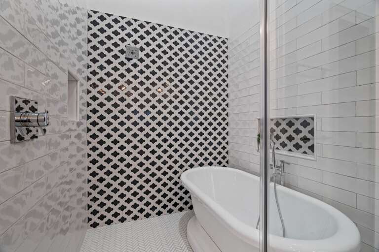 Soak your cares away in the  lovely, soaking tub.  
This is a spacious, shower/tub combination. Soak your cares away in the  lovely, soaking tub.  
This is a spacious, shower/tub combination.