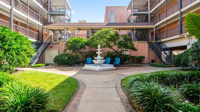 Maintained grounds at The Victorian! Maintained grounds at The Victorian!