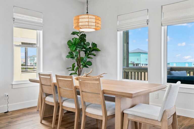 Dining table for 8 with great views