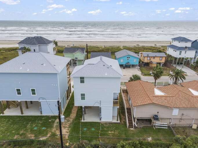 Home located just across the street from the beach! Home located just across the street from the beach!