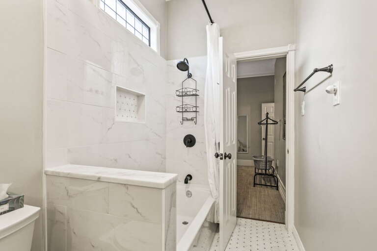 A bright, refreshing space to rinse off and recharge.